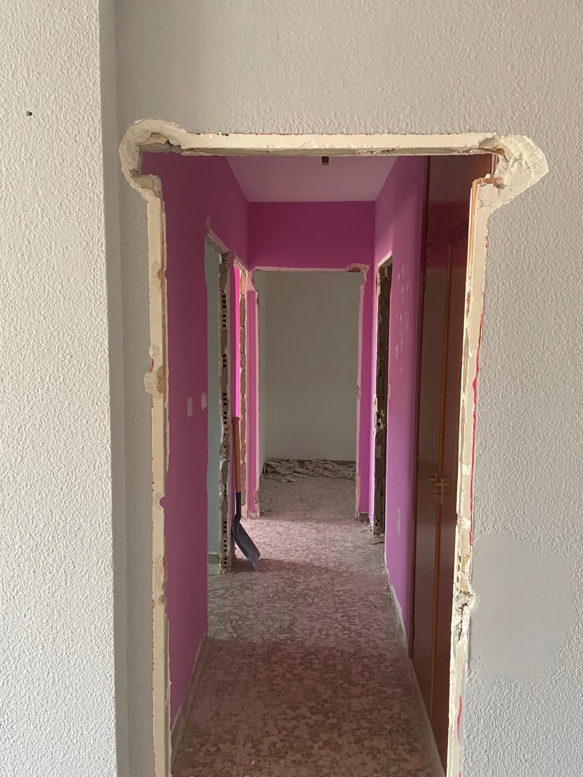 Servicios especializados de trabajos complementarios en La Zubia, Granada: pladur, ventanas y herrería